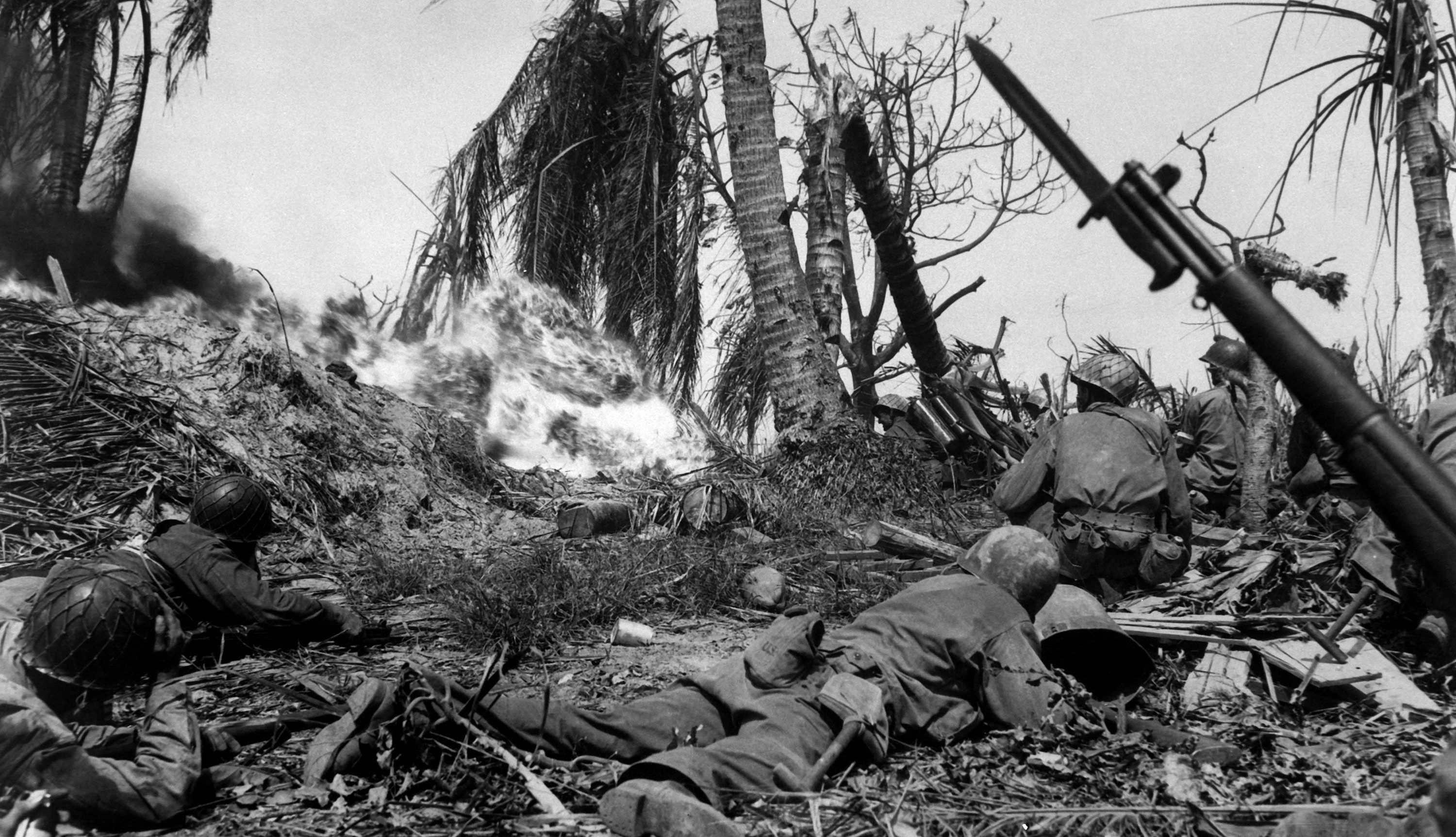 World War II, 7th Infantry Division soldiers, Kwajalein Atoll, Operation FLINTLOCK